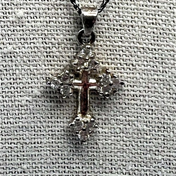 Vintage Danecraft 925 Sterling Silver Cross Necklace With Cubic Zirconia     A73 - Picture 2 of 12